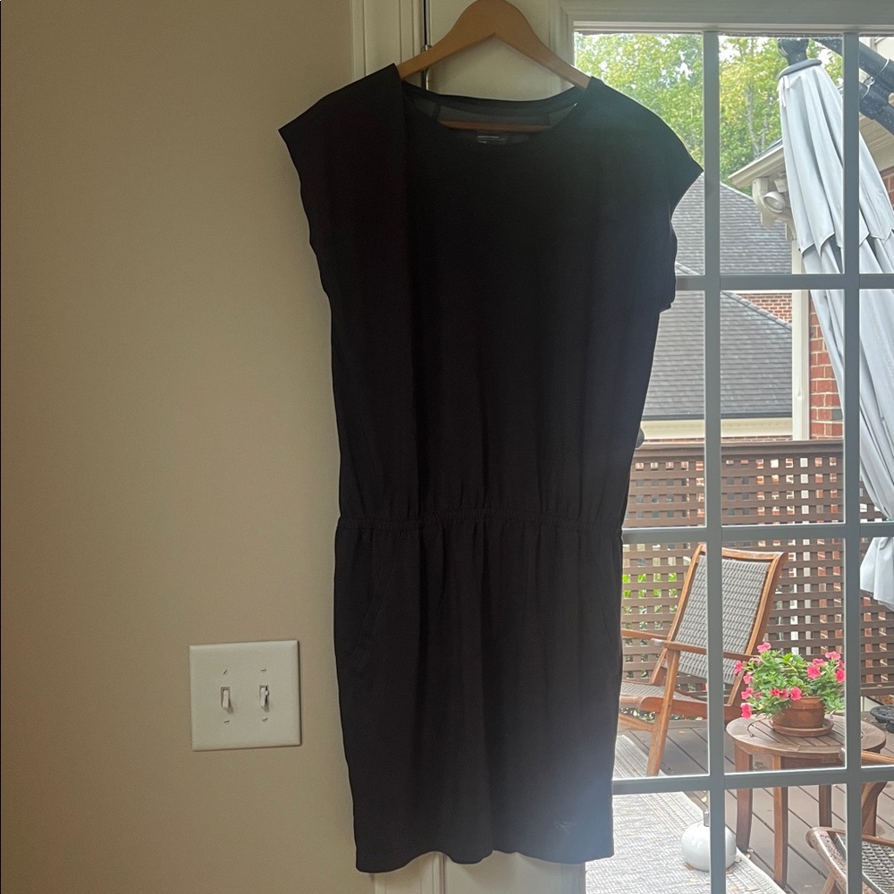 Arc'teryx Women's casual purple dress (with pockets!)